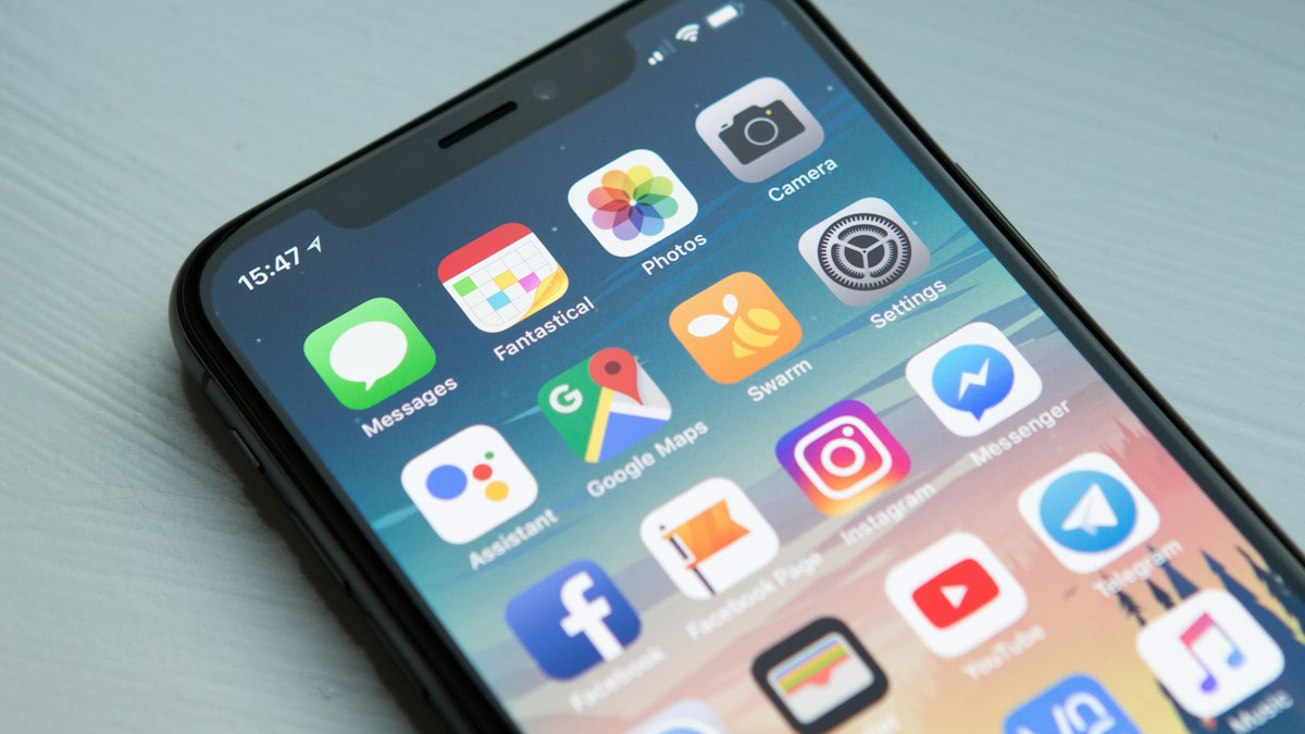 Top 10 Best AI Apps for Everyday Life in 2026