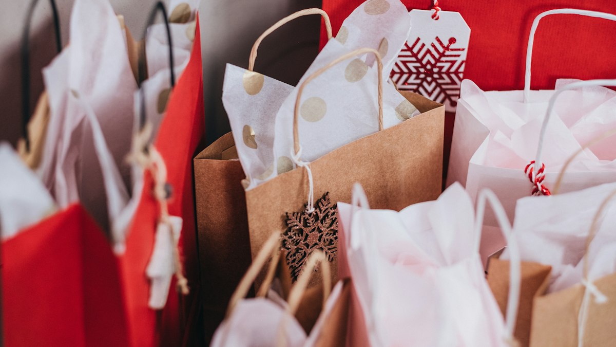 Top 10 Ways to Save Money on Holiday Shopping